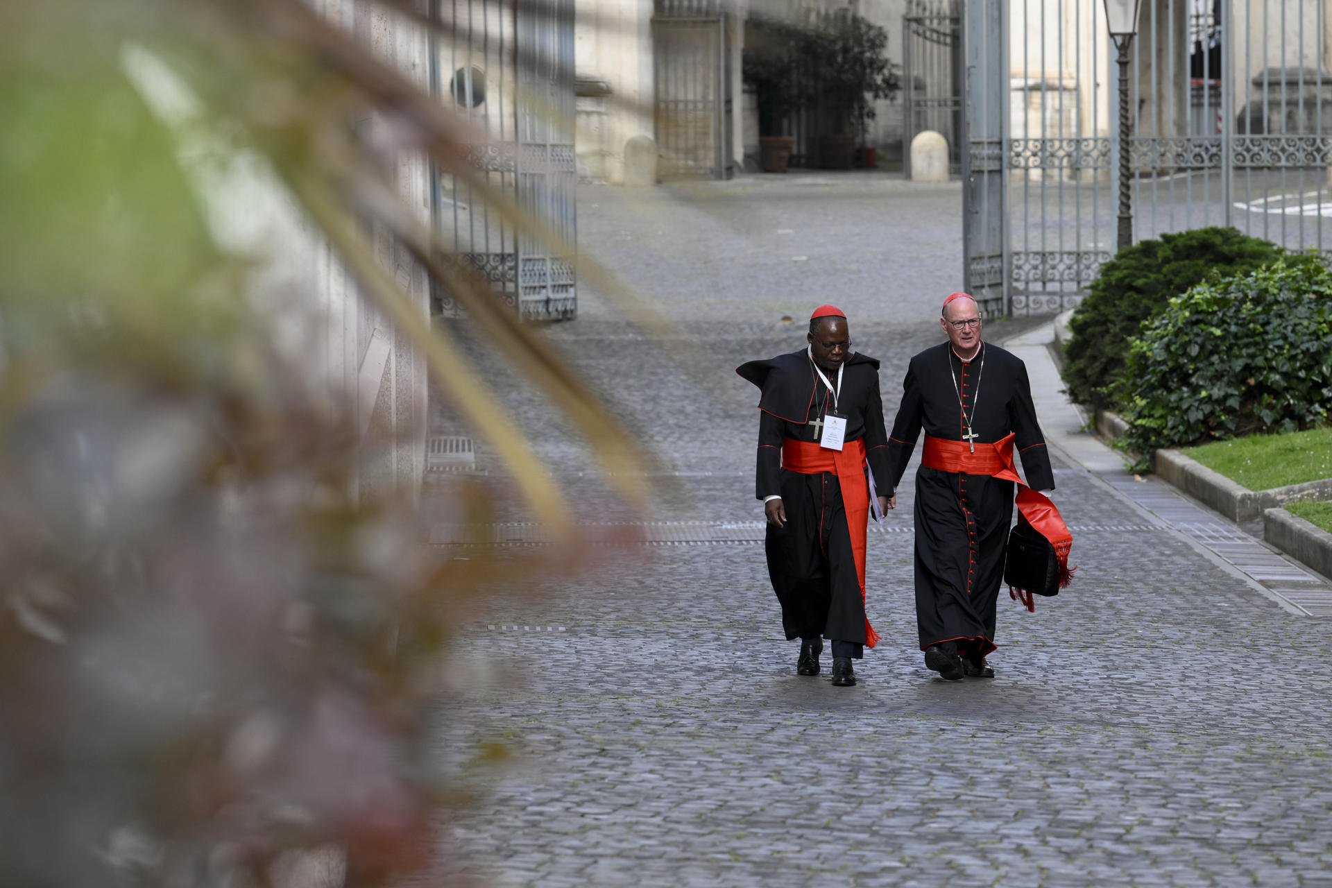 El cardenal Gambetti aboga por una iglesia «casa de todos» en línea con Francisco