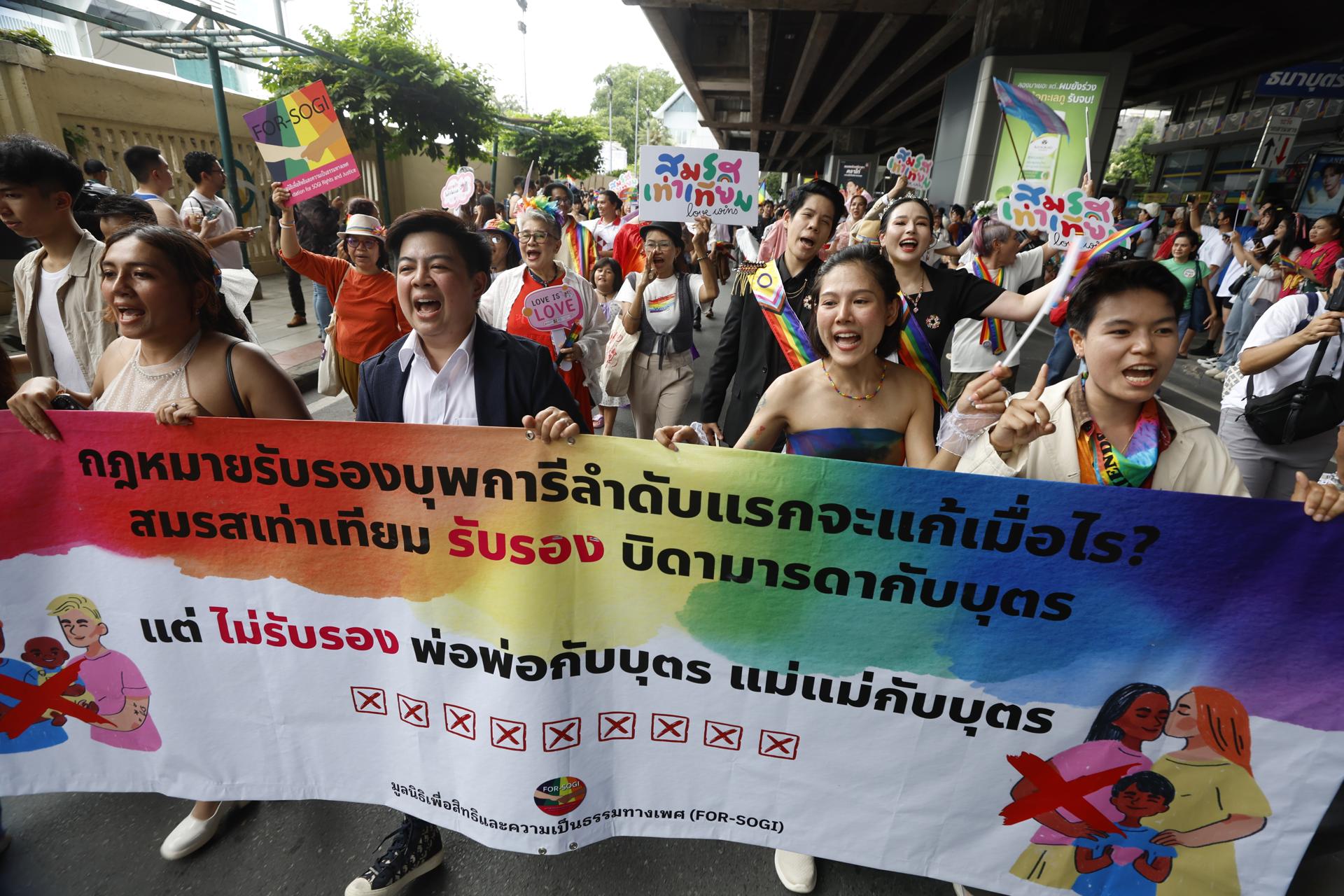 Tailandia se entrega al primer Orgullo tras hacerse realidad el matrimonio igualitario