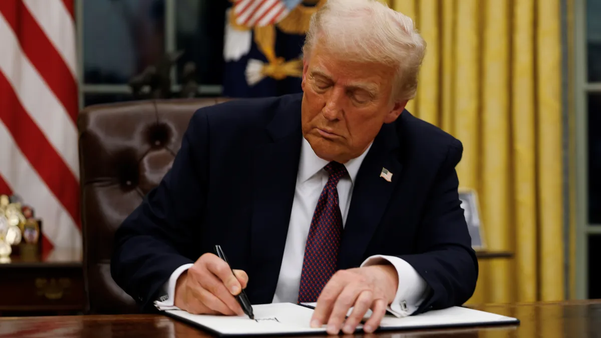 Trump revoca el parole humanitario a todos los beneficiarios en Estados Unidos
