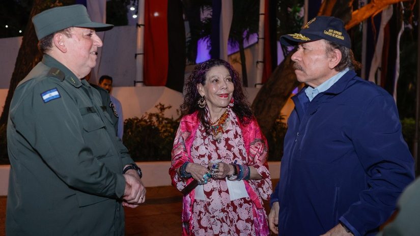 Rosario Murillo se impone como «Jefa Suprema» del Ejército de Nicaragua
