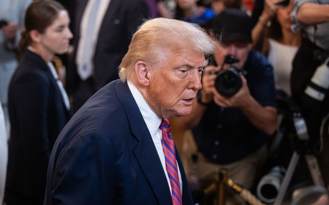 Un 56 % de estadounidenses desaprueba la gestión migratoria de Trump, según encuesta