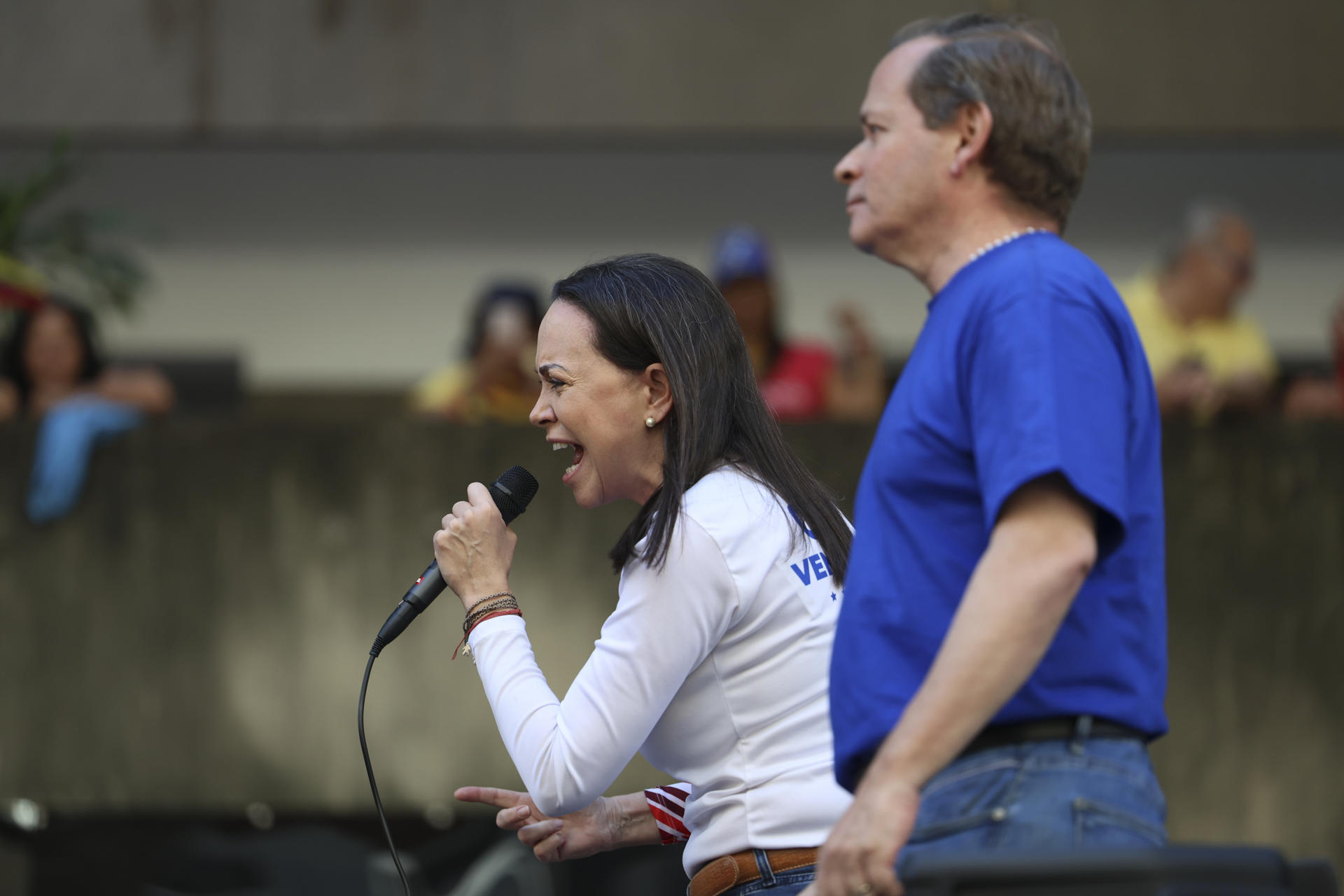 María Corina Machado fue interceptada «violentamente» tras la protesta en Caracas, denuncia su partido