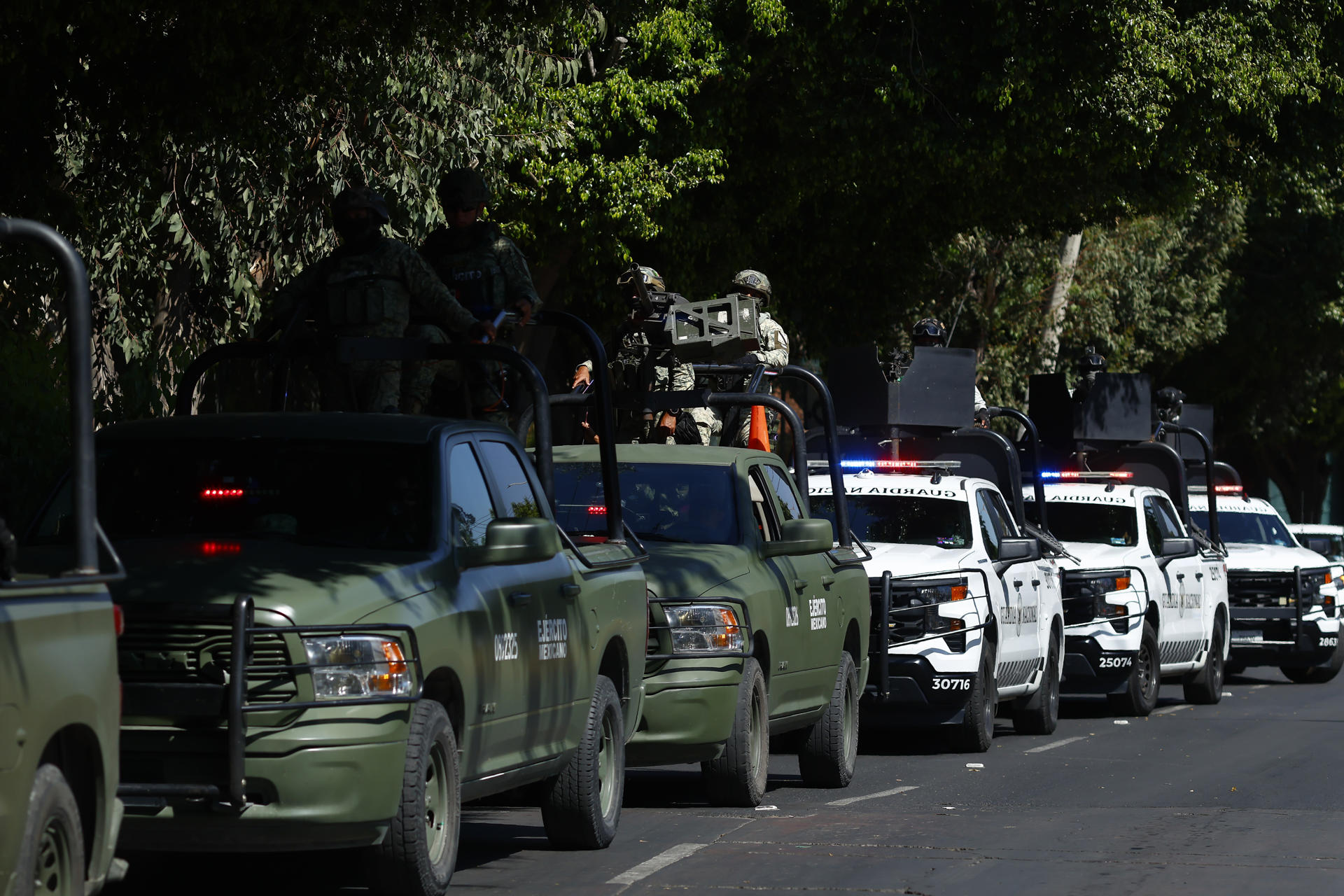 Ataúd dorado, música regional y mucha seguridad, el entierro de El Mencho en Guadalajara