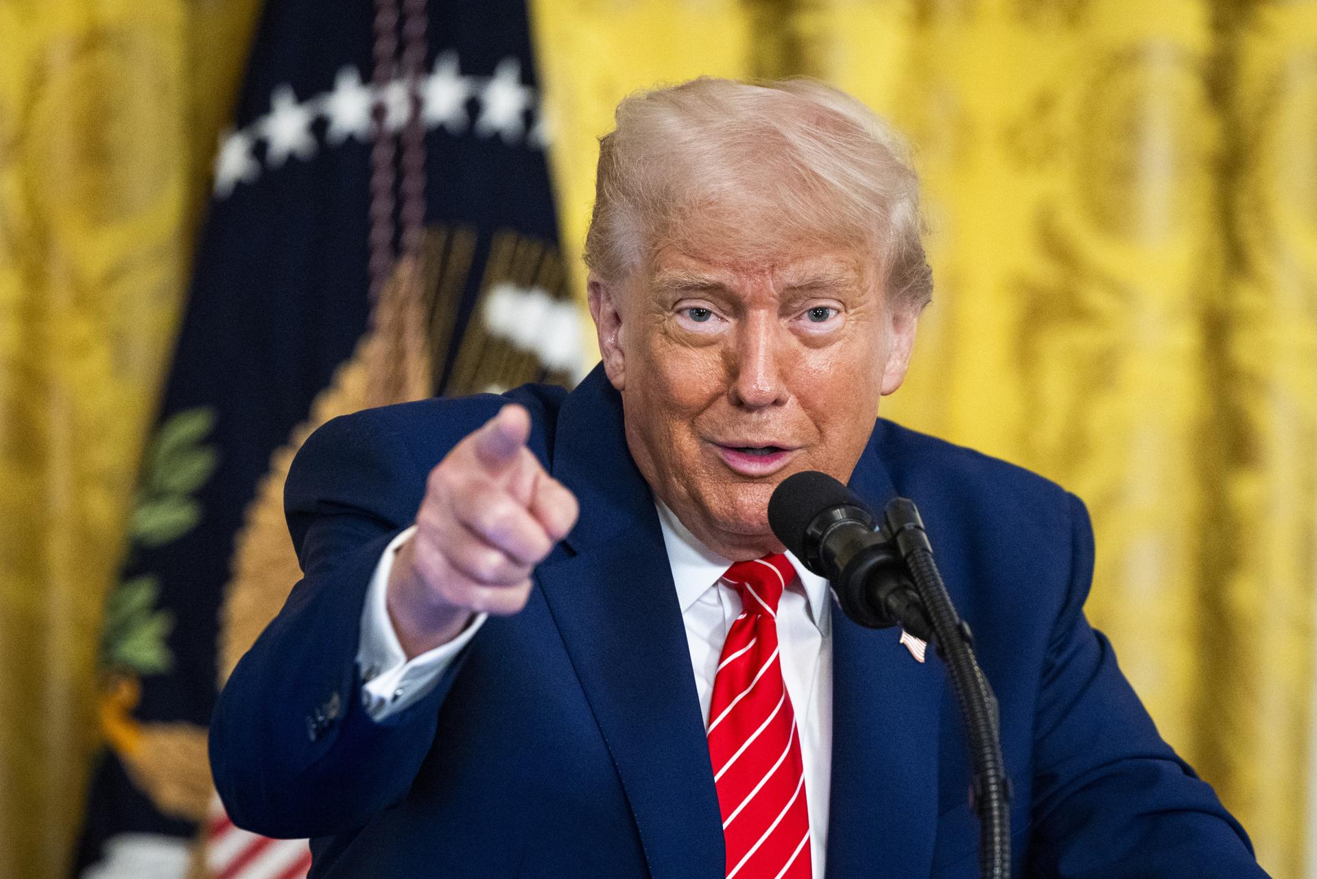 Trump dice que la ciudadanía por nacimiento se aprobó para «los hijos de los esclavos»