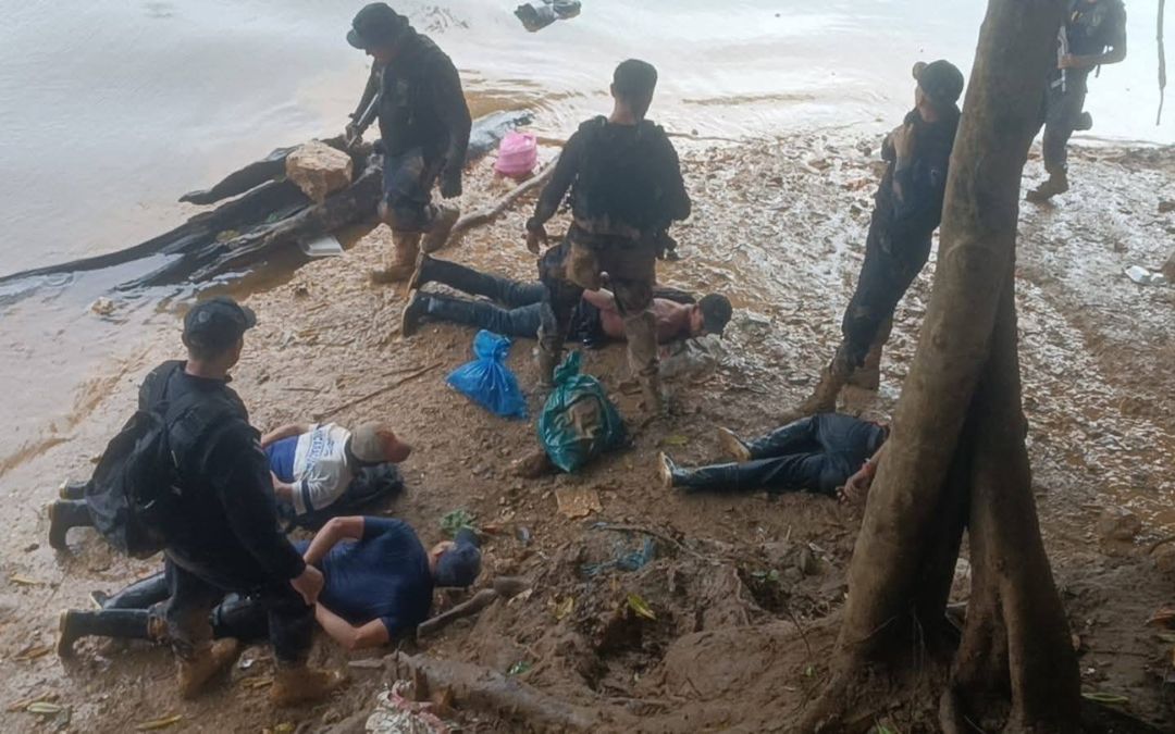 Costa Rica detiene a ocho nicaragüenses por minería ilegal en Crucitas