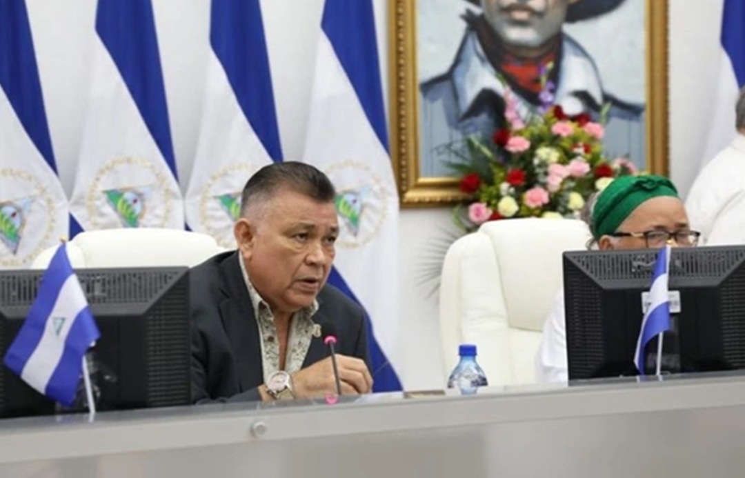 Wilfredo Navarro se destapa contra Ortega con micrófono abierto