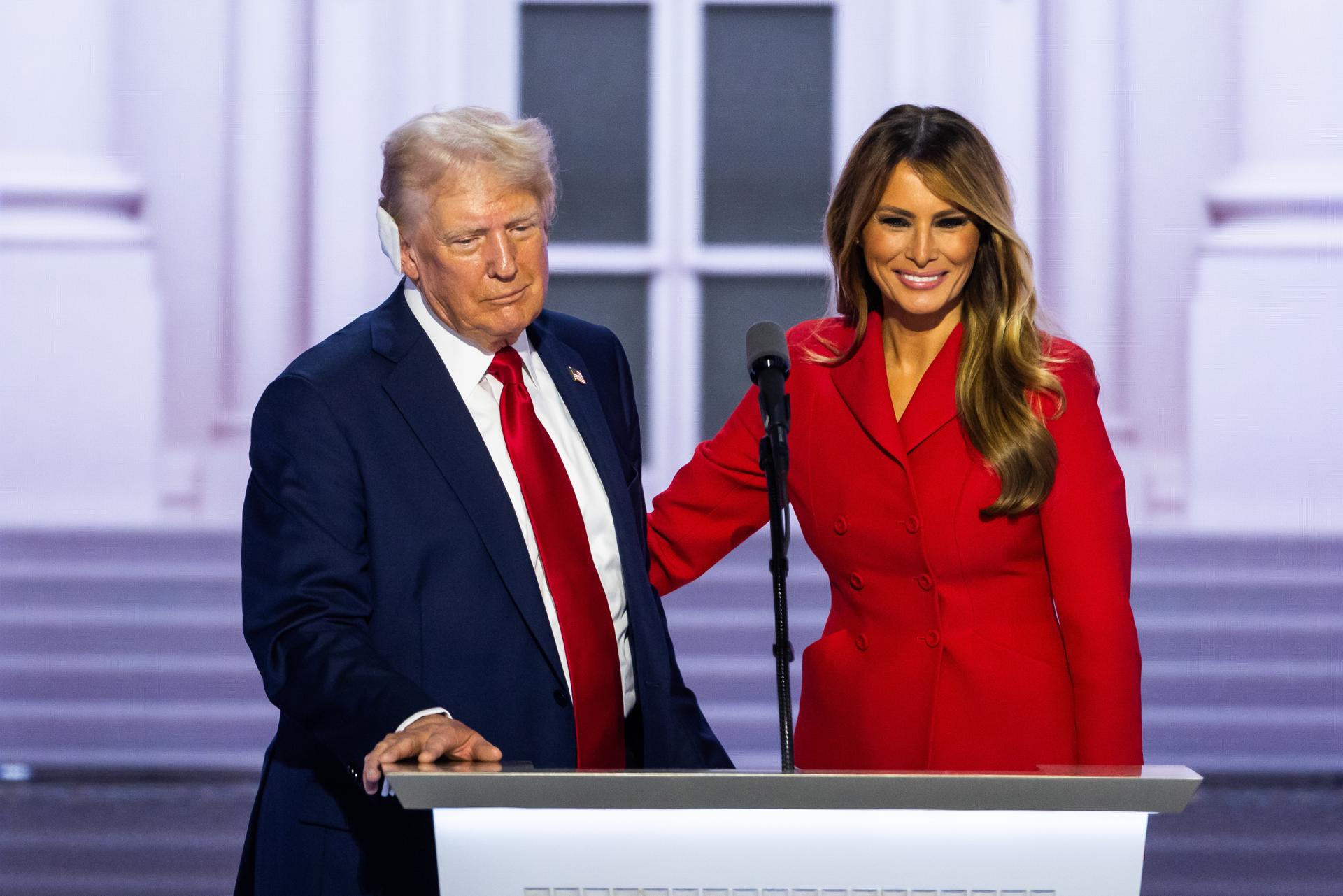 Melania Trump ve a EEUU dividido como nunca y denuncia intentos para silenciar a su marido