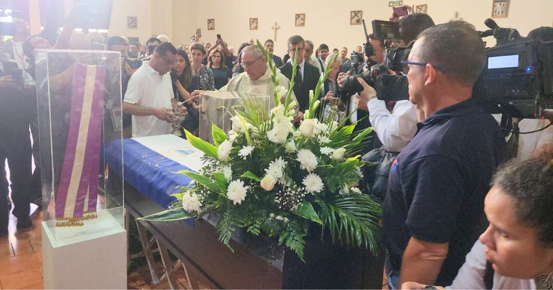 Con sencillez y sin honores de Estado se realizaron los funerales de doña Violeta Barrios de Chamorro