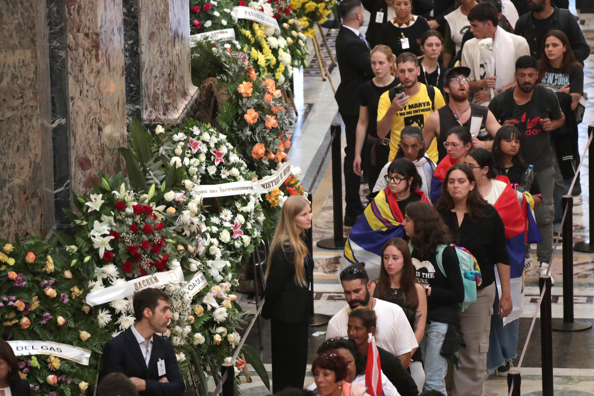 Una multitud de uruguayos despide a Mujica en las calles de Montevideo antes de su velorio