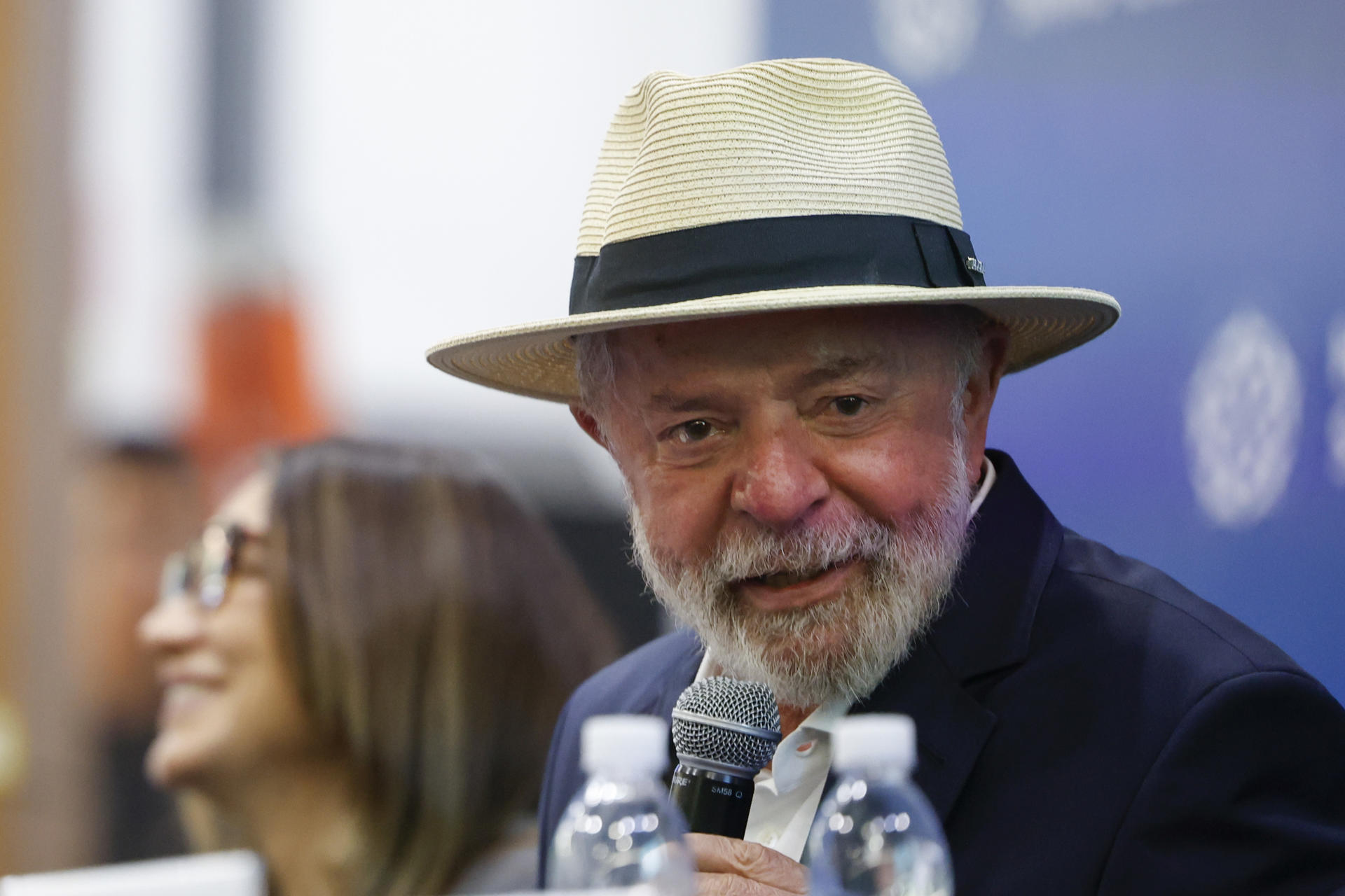 Lula llega a la mitad del mandato con Brasil pacificado pero con el reto de Trump y Milei
