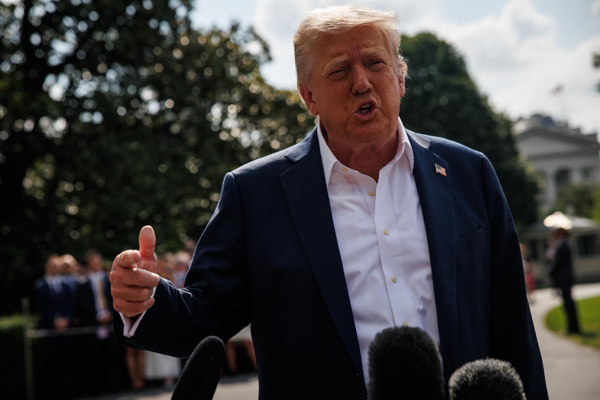 Trump dice que «puede que en algún momento» hable con Brasil sobre aranceles del 50 %