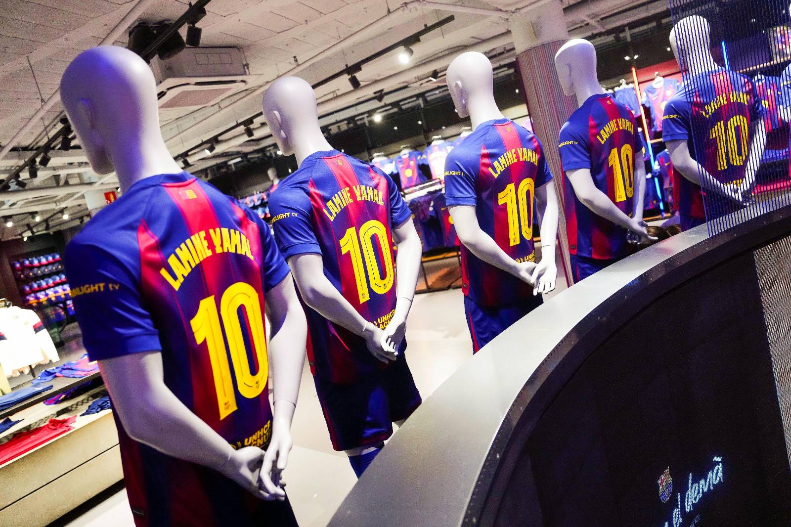 El Barça tiene nuevo ’10’: Lamine Yamal toma el dorsal de las leyendas