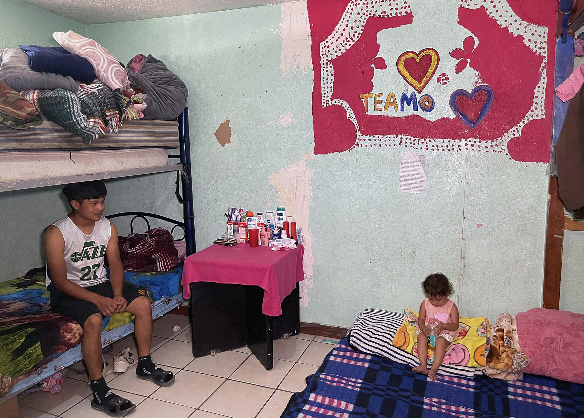 Albergue mexicano construye «casitas» para migrantes que esperan en la frontera con EE.UU.