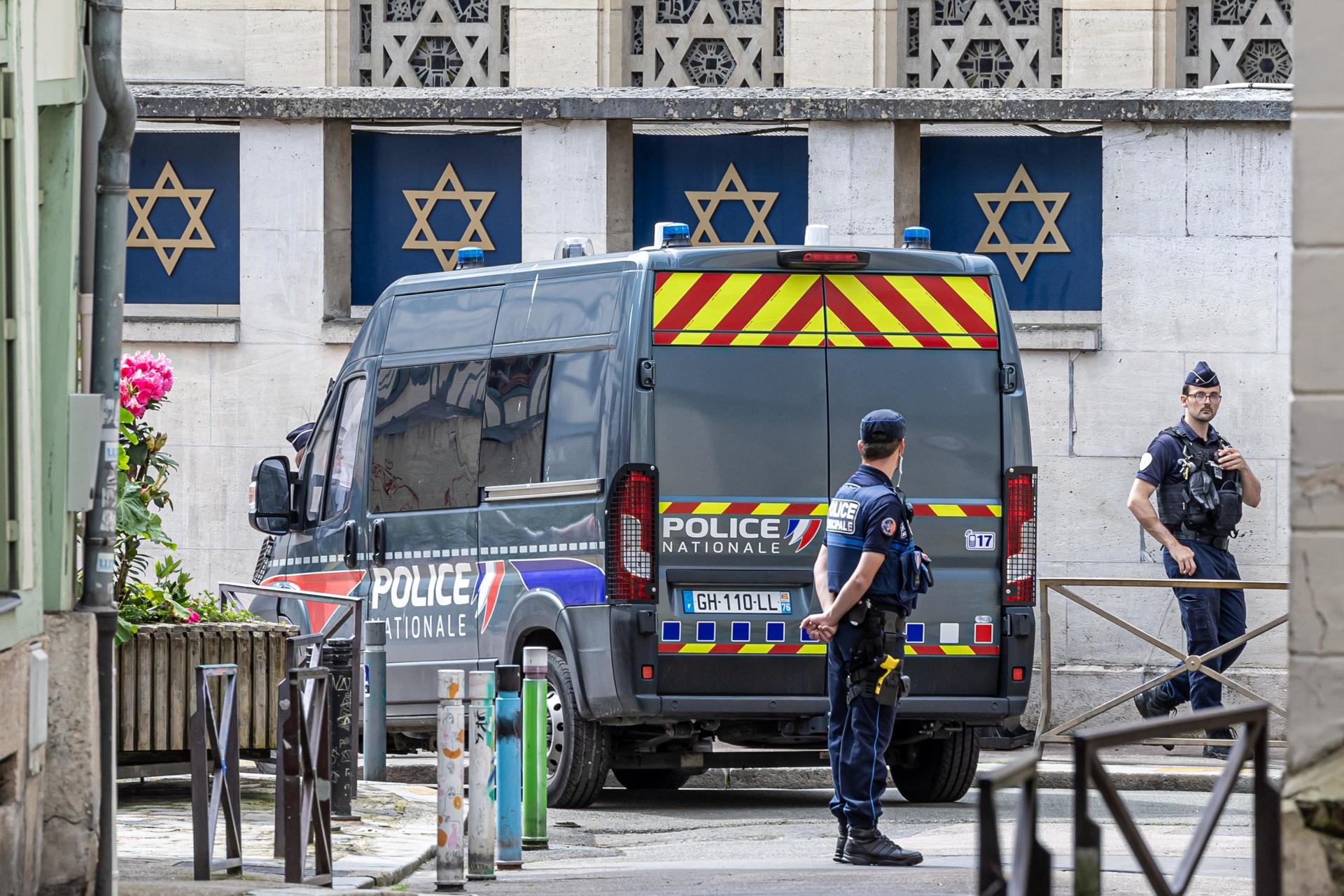 La Policía mata a un hombre armado que quería quemar una sinagoga en el norte de Francia