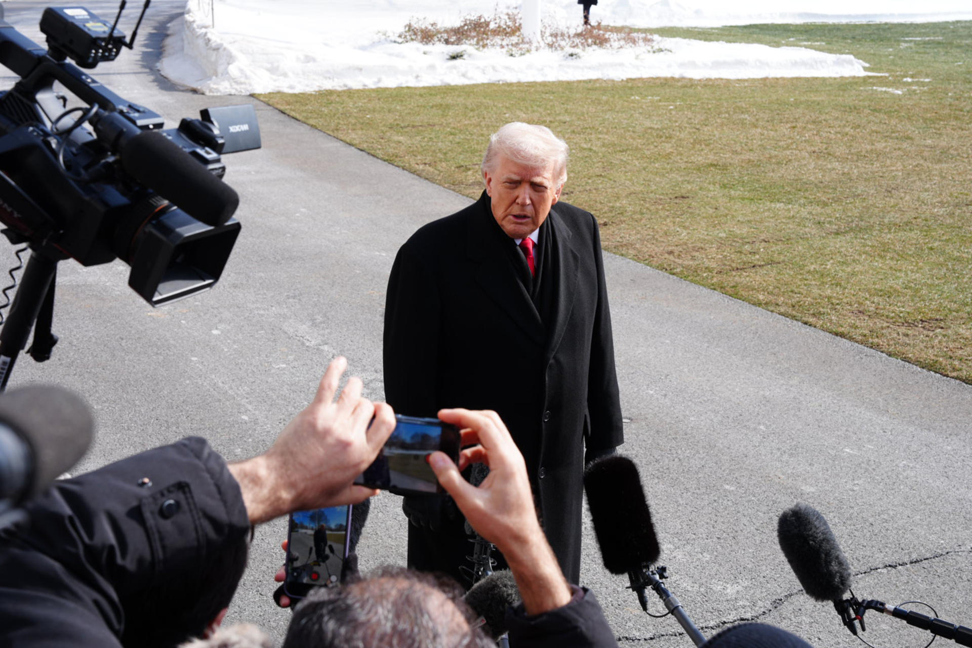 Trump asegura que Cuba «está a punto de caer» porque ya no recibe petróleo de Venezuela