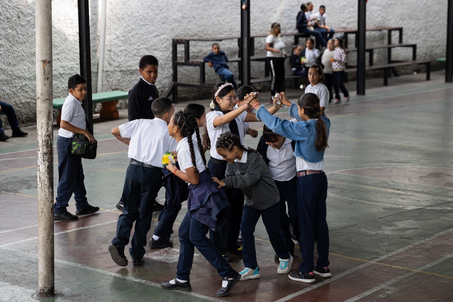 «Es hora de salir de EEUU, los encontraremos», el mensaje del Gobierno a niños inmigrantes
