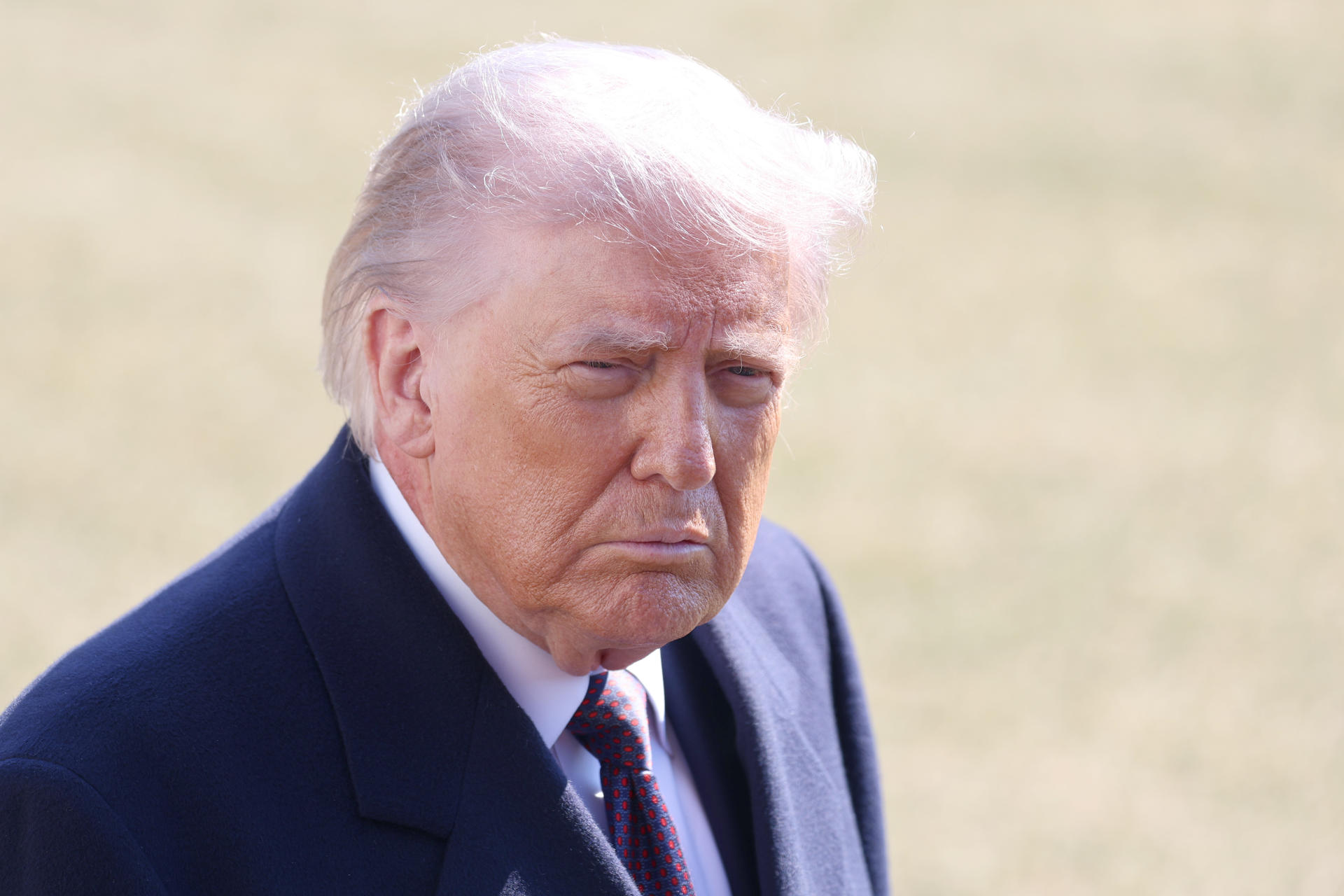 Trump dice que la «gran oleada» de ataques contra Irán no ha ocurrido pero será «pronto»