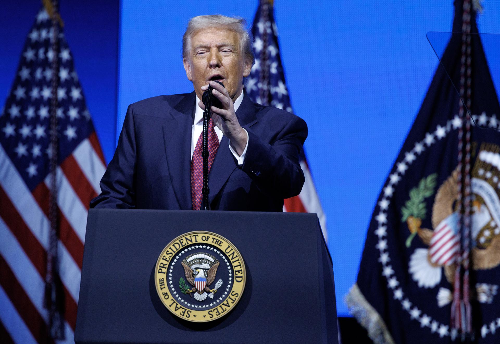 Trump afirma que bombardeos contra «carteles terroristas» no se limitan solo a Venezuela
