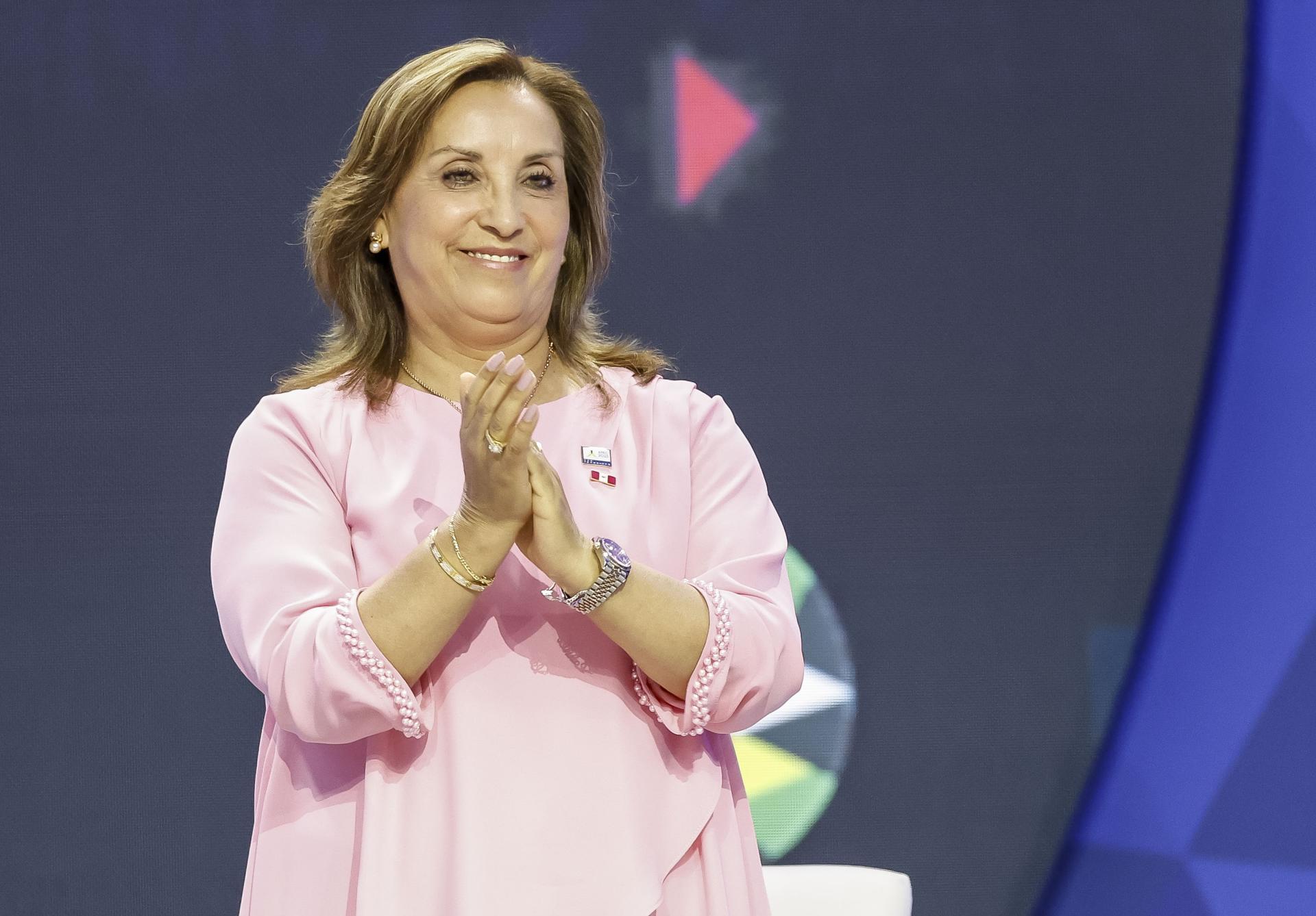 El ministro del Interior de Perú renuncia al cargo tras allanamiento a la casa de Boluarte