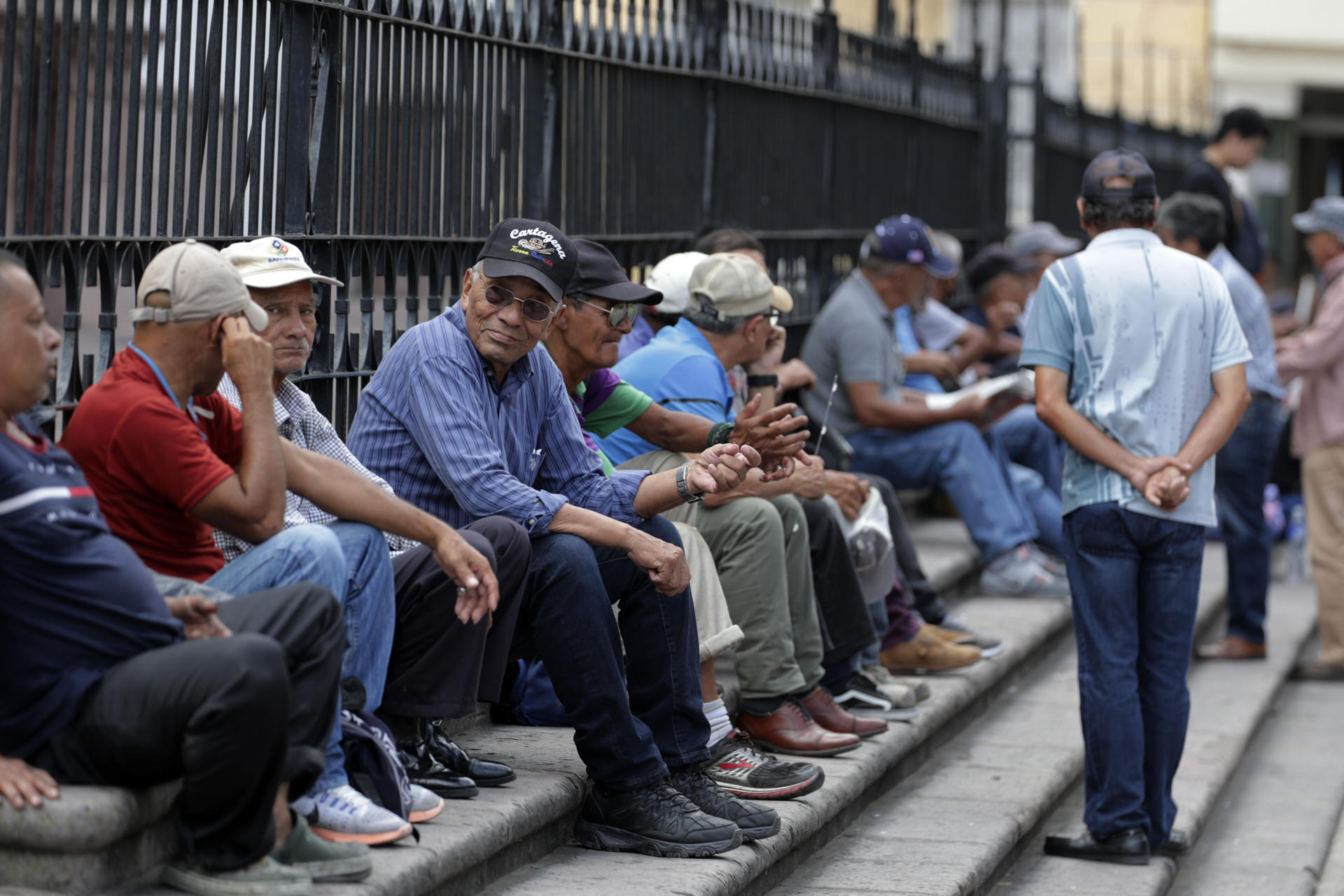 Los hondureños seguirán migrando por falta de empleos dignos, dice director de Estadísticas