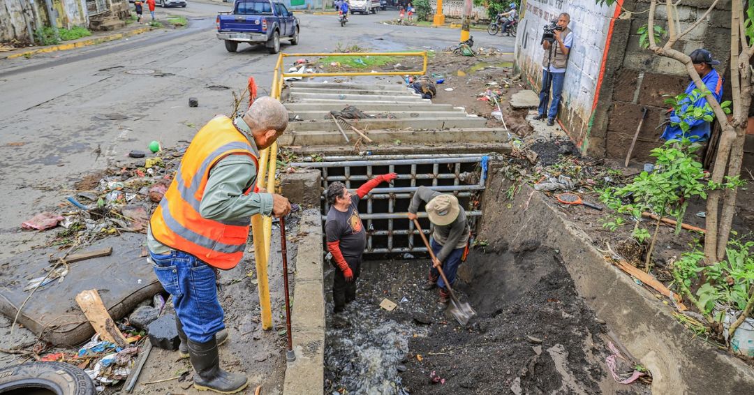 15 barrios en Managua y 10 pistas colapsaron por las lluvias