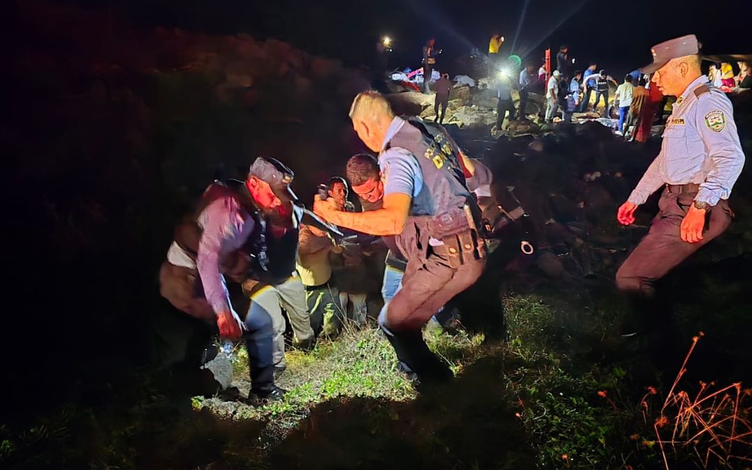 Se elevan a doce los muertos en accidente aéreo en Honduras, según Cuerpo de Bomberos