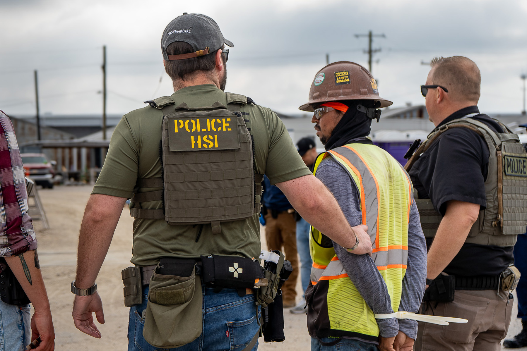 Agentes de ICE irrumpen en construcción y detienen a nicaragüenses en Luisiana