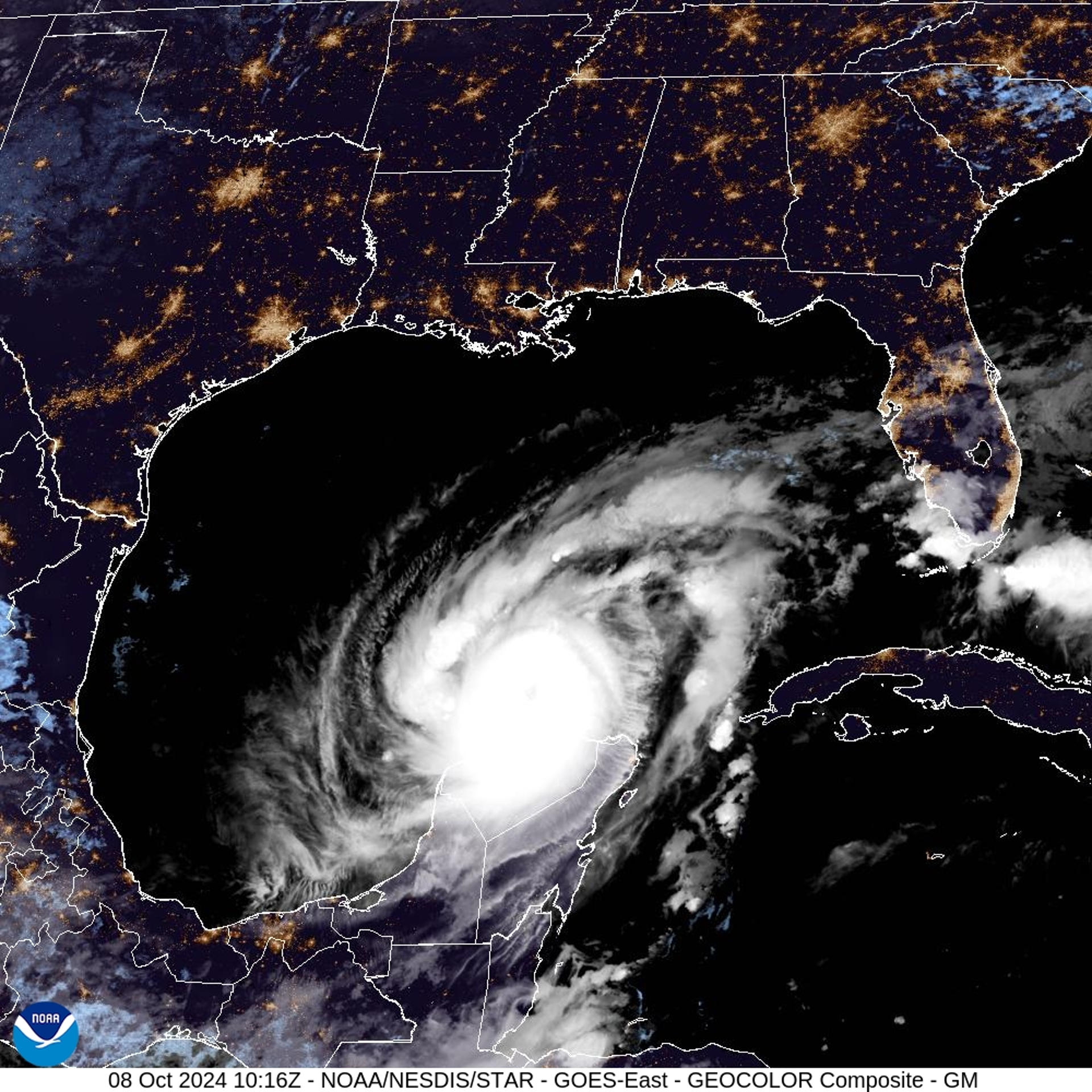 El huracán Milton de categoría 4 aumenta de tamaño mientras enfila hacia Florida