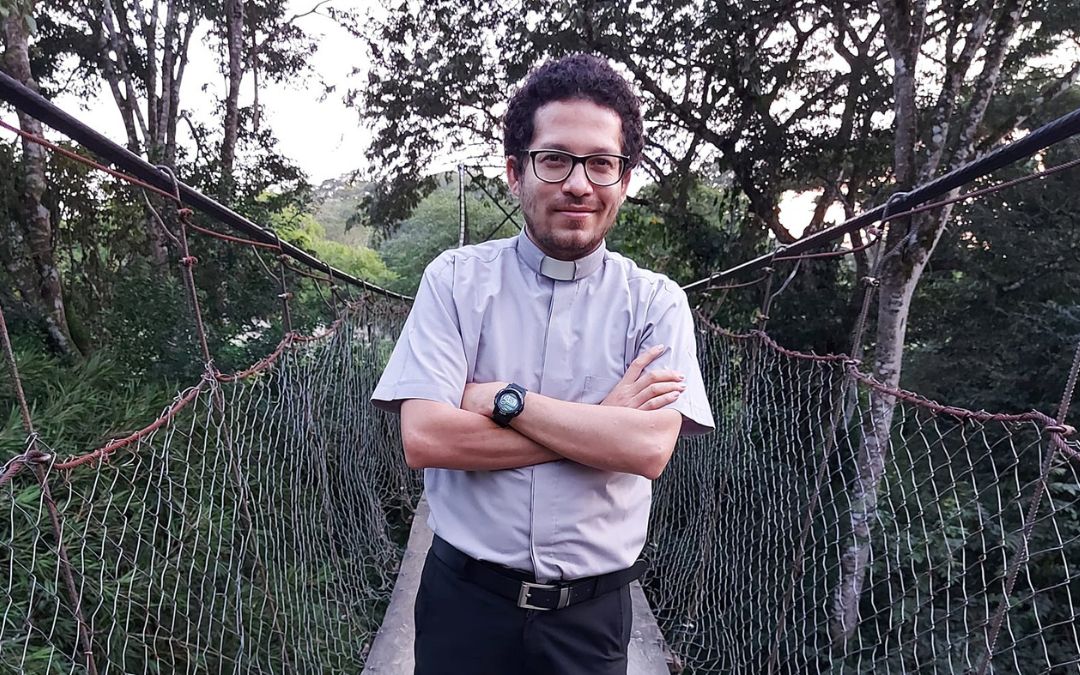 La Policía secuestra al padre Danny García de Muy Muy
