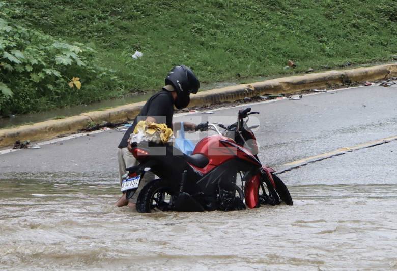 Honduras declara en alerta roja seis regiones por la tormenta tropical ‘Alberto’