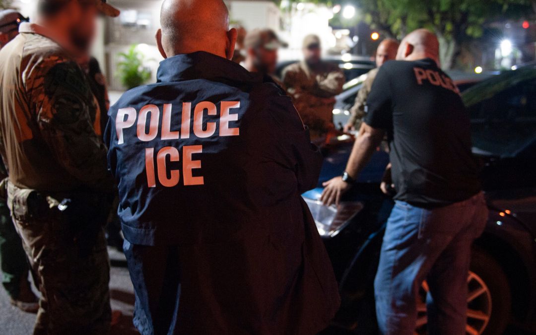 ICE detiene a cinco nicaragüenses durante redada masiva en Dakota del Sur