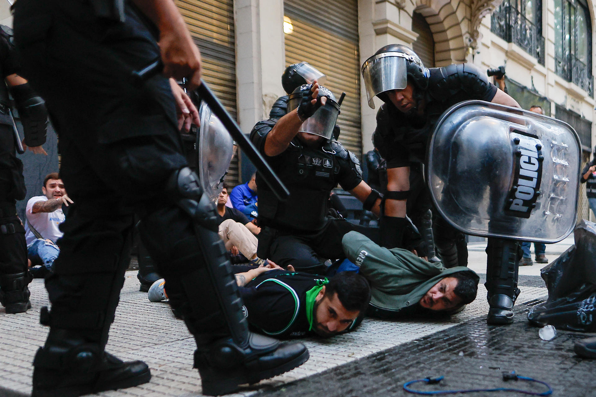 El Gobierno de Milei reivindica la represión y denuncia un intento de desestabilización