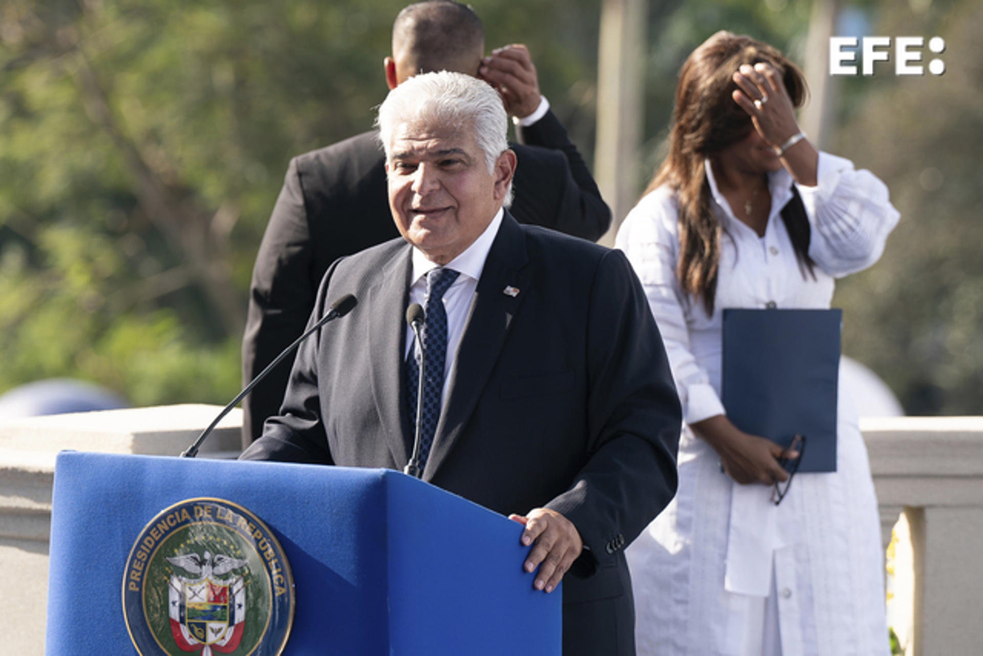 El canal «no ha parado que crecer» en manos de Panamá, en las que permanecerá «siempre»
