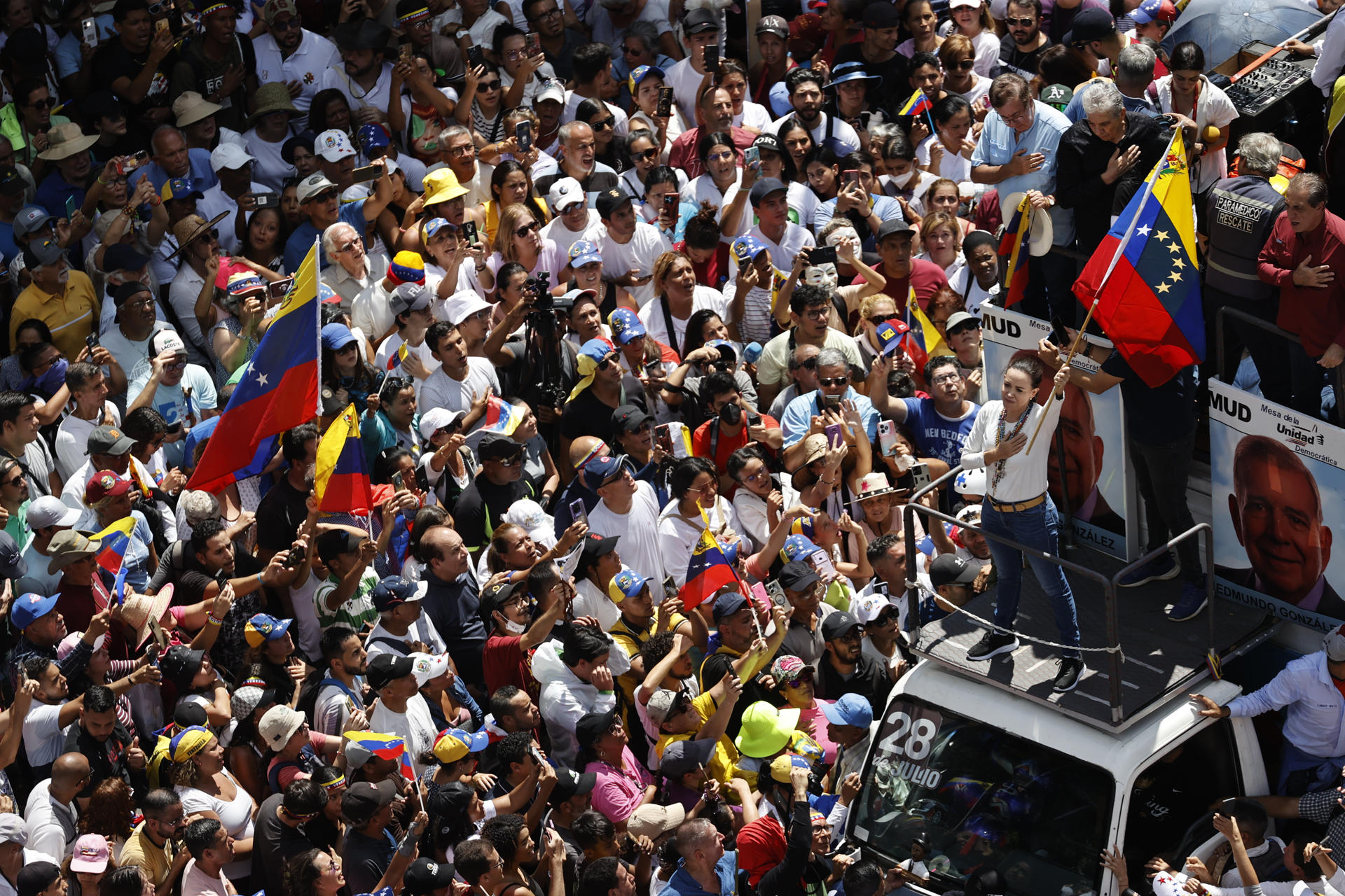 Oposición venezolana agradece a 11 países por «no avalar» el respaldo del Supremo a Maduro