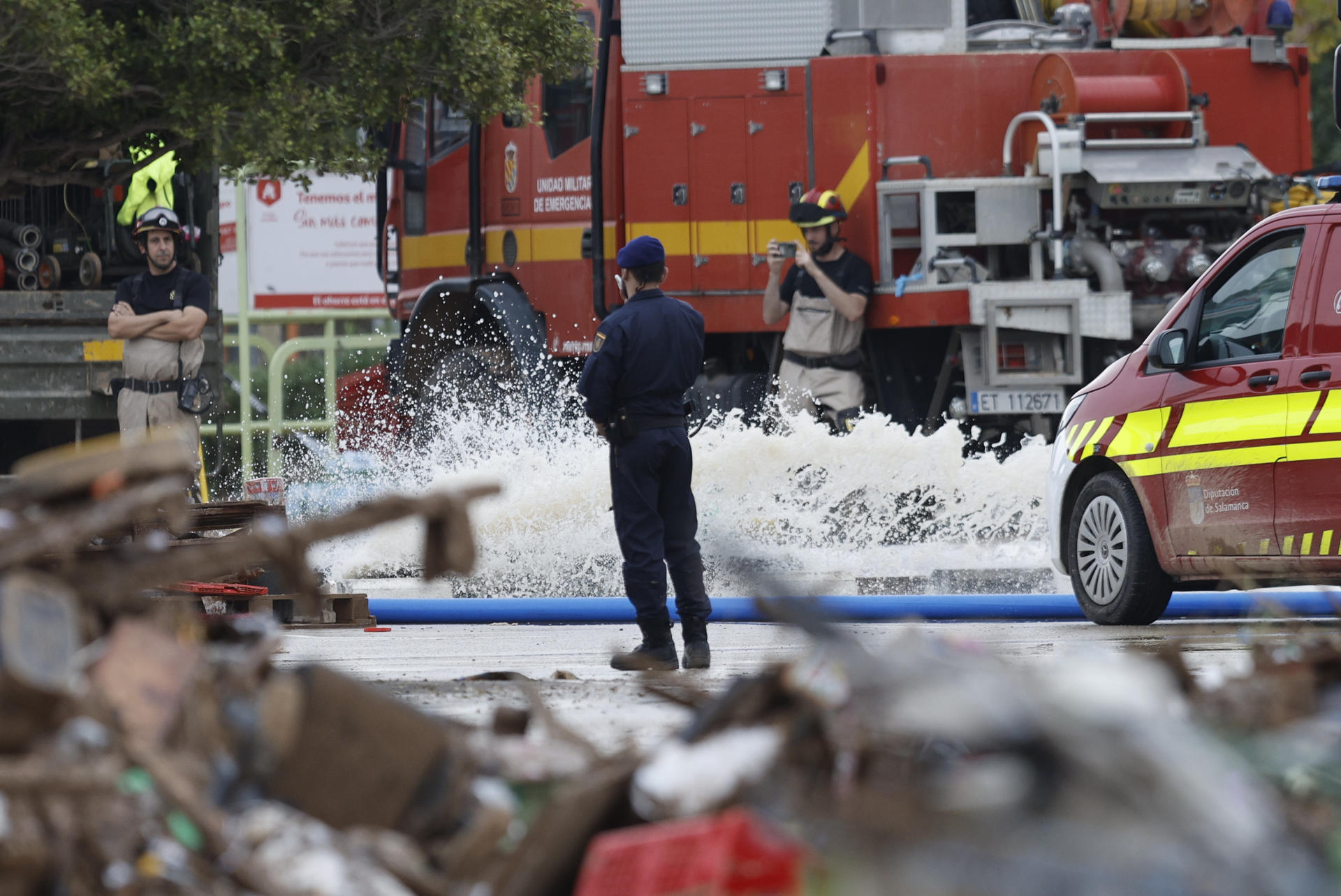 Las tormentas no cesan y España contiene el aliento al seguir la búsqueda de desaparecidos