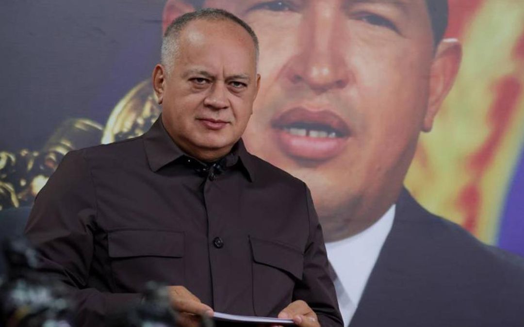 Cabello dice que no hay posibilidad de que González Urrutia vaya a Venezuela a «juramentarse»
