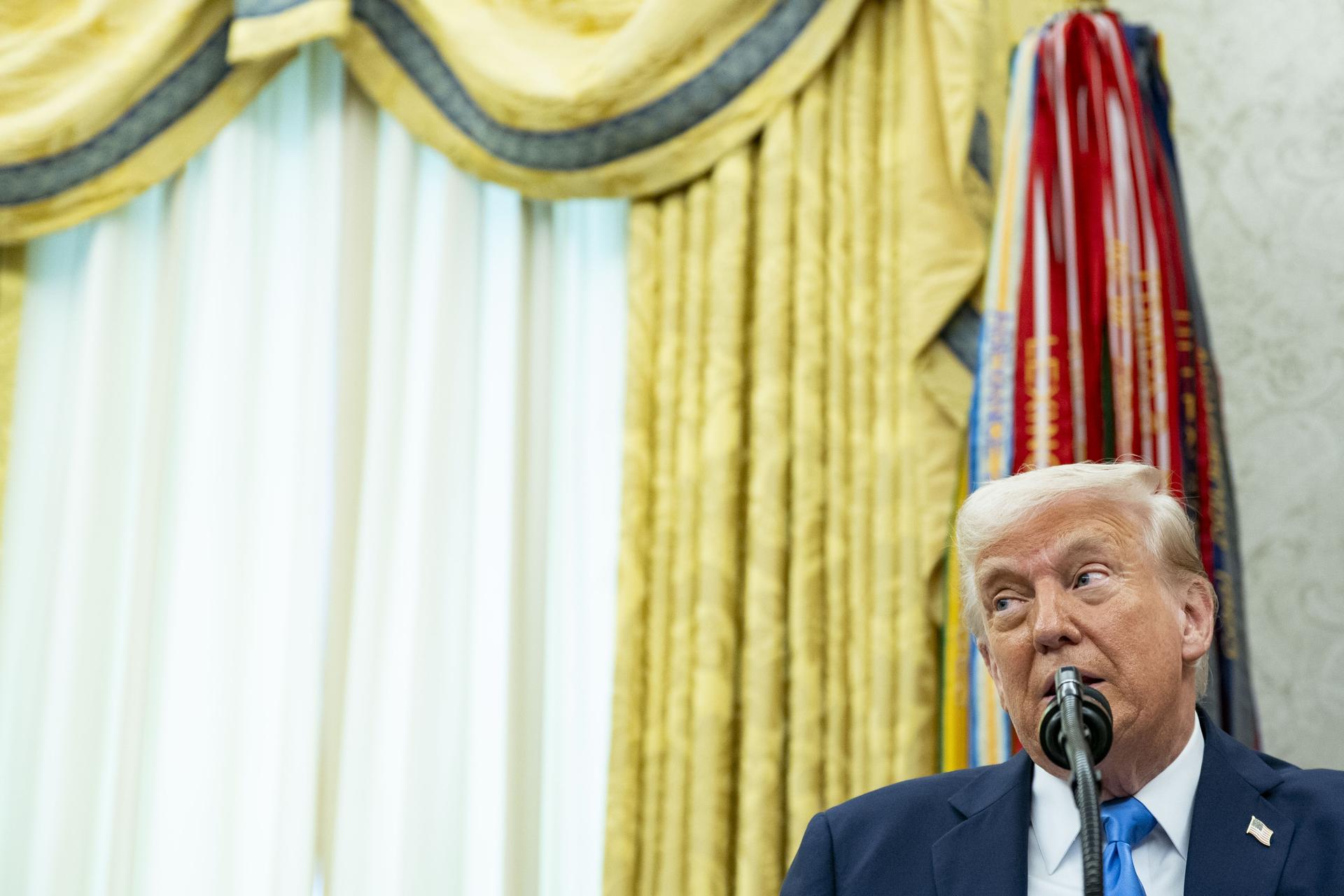 Trump define a las mujeres como «alguien que puede tener un bebé»
