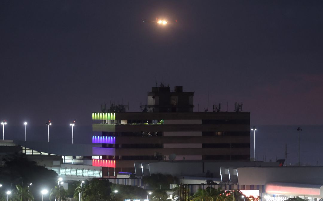 Alta tensión en los cielos venezolanos: aerolíneas cancelan vuelos tras advertencia de EE. UU.