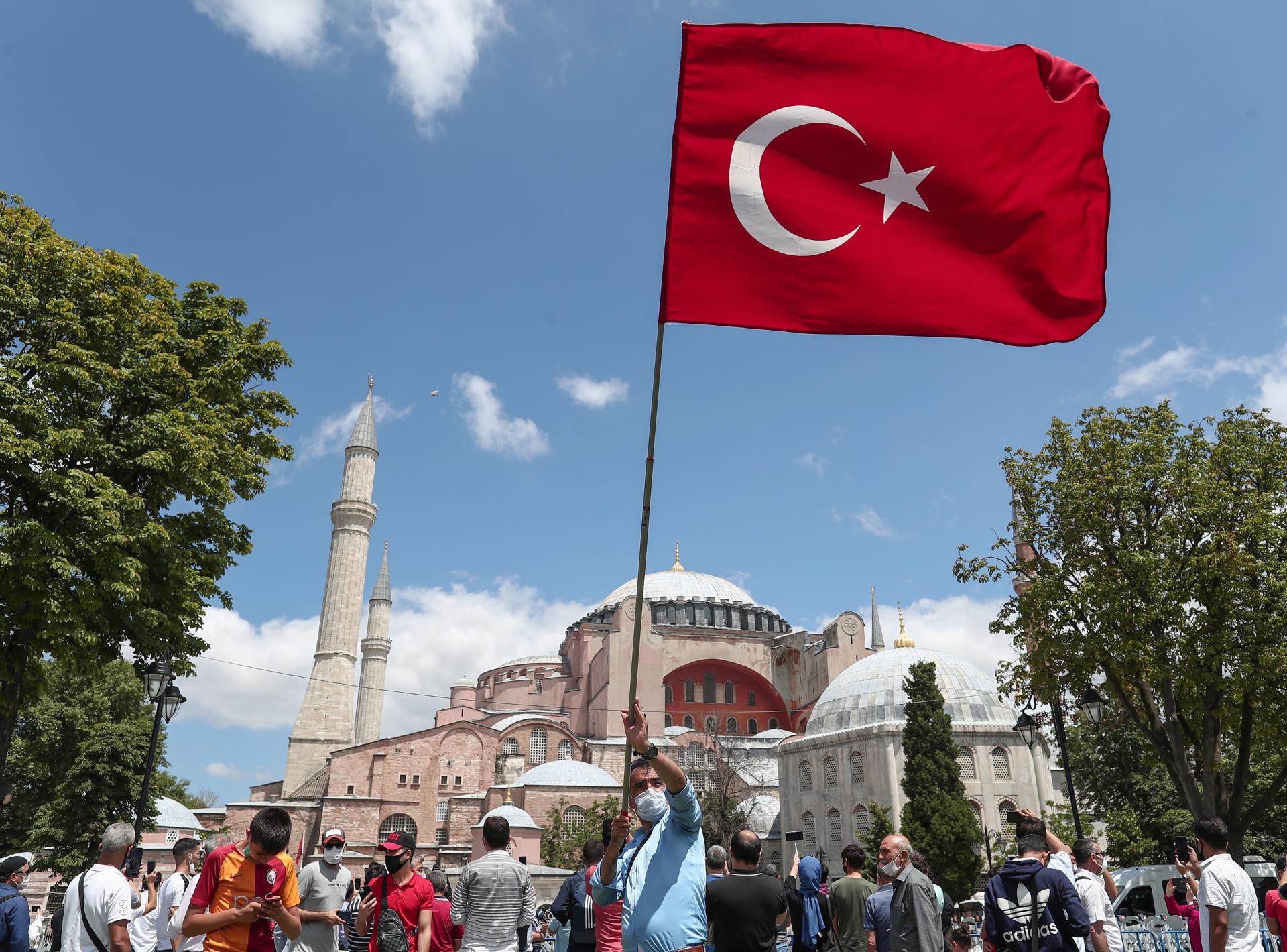 Erdogan reitera advertencias a Irán tras interceptar la OTAN otro misil en Turquía
