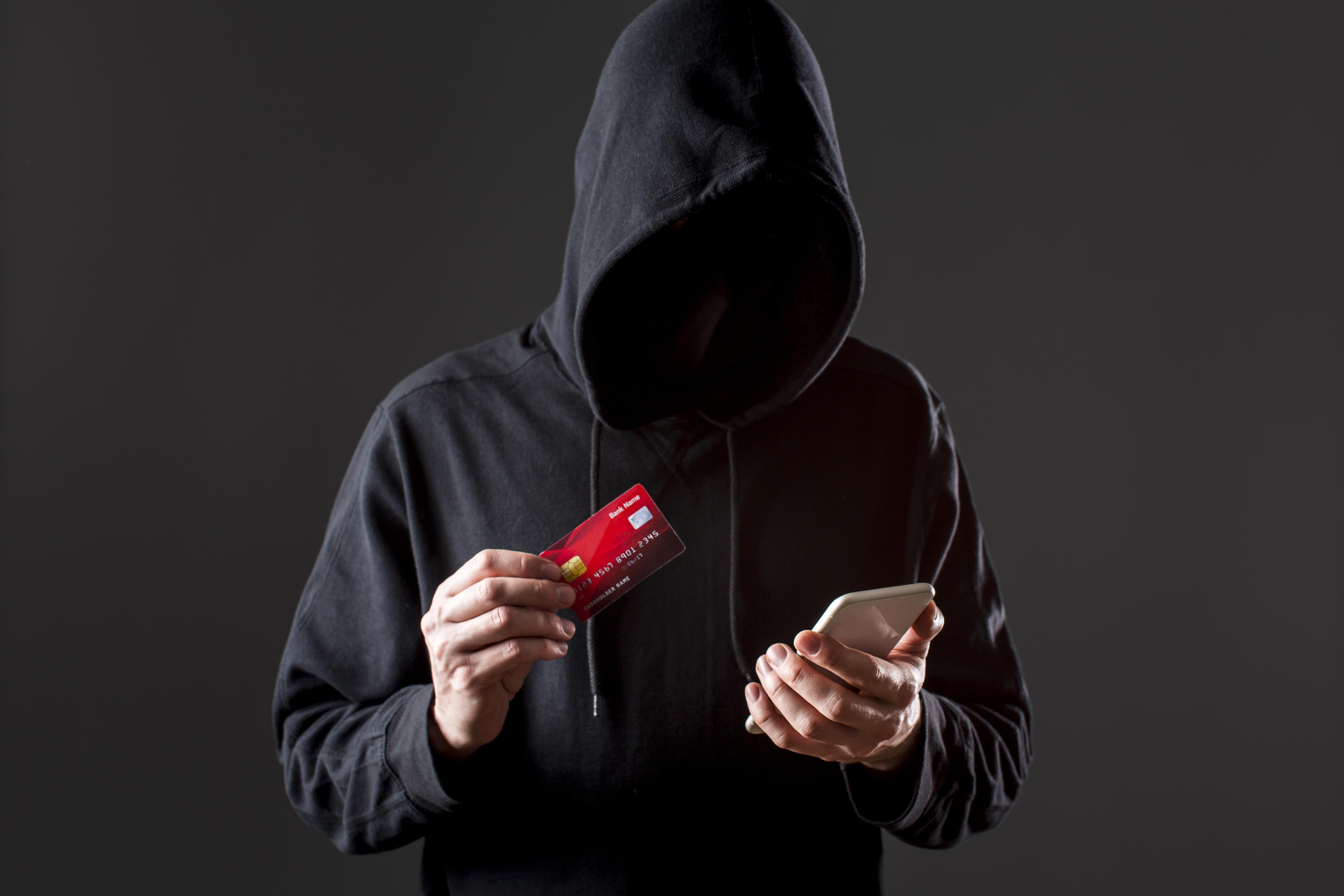 Alertan sobre estafas financieras en redes sociales