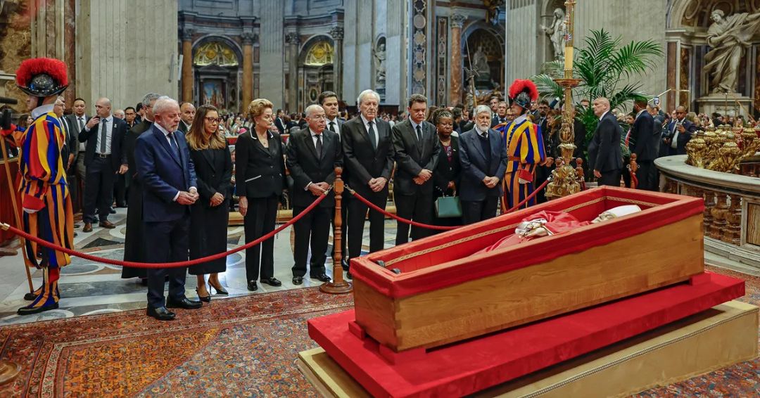 Murillo dice que las relaciones con el Vaticano no están rotas y envía delegación a los funerales de Francisco