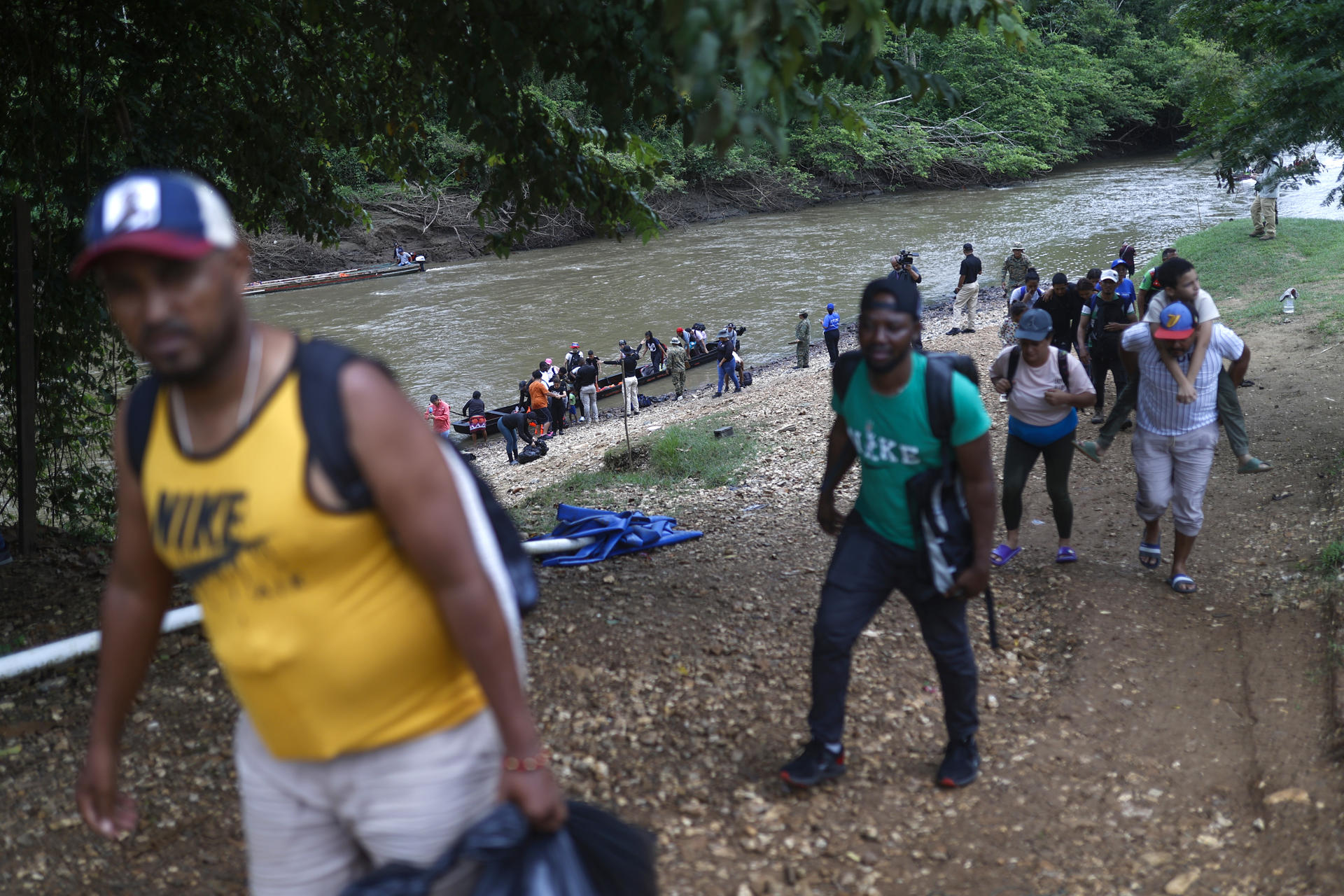 El presidente de Panamá espera que un tercer país acoja a migrantes venezolanos deportados