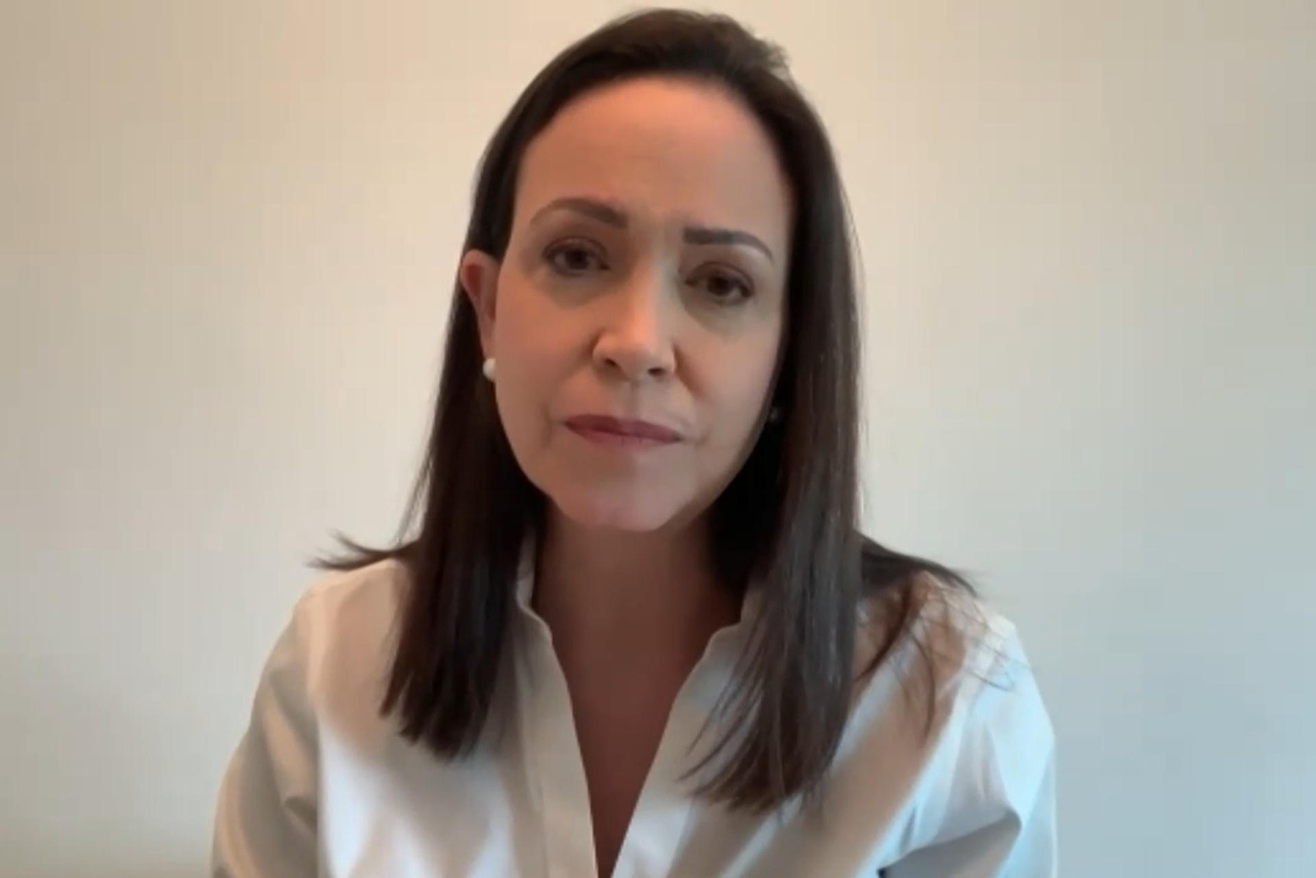 Machado percibe «horas decisivas» para Venezuela y garantiza una transición «pacífica»