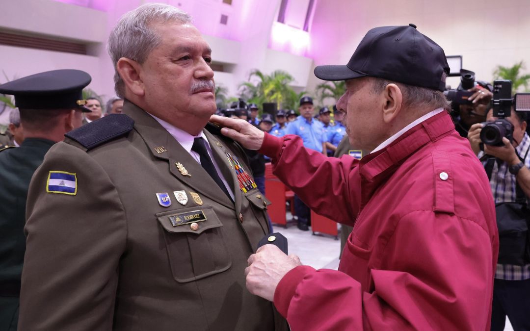 El coronel general Bayardo Rodríguez, represor del régimen, en misión militar en Cuba