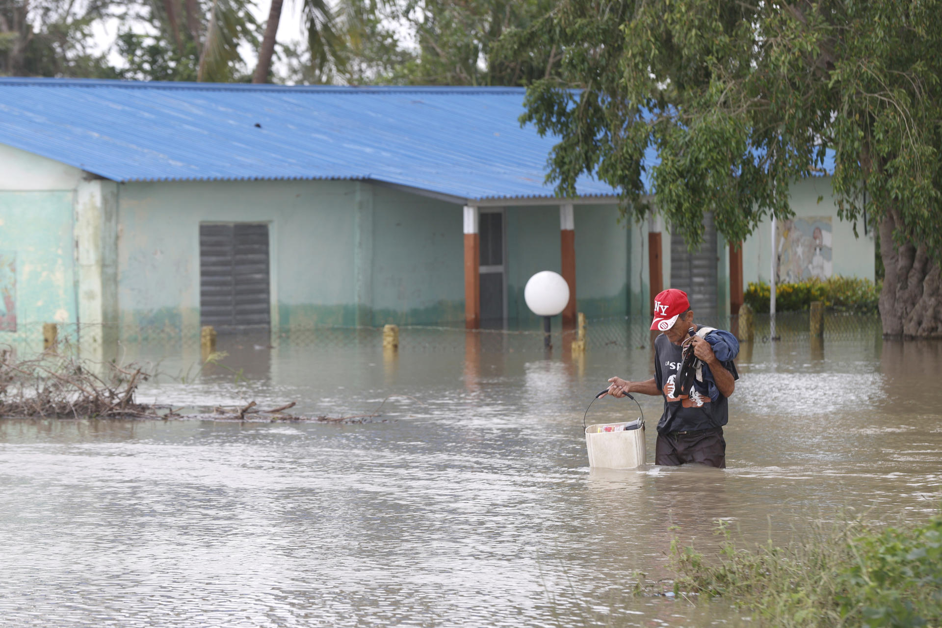 Llegan a Cuba 20 toneladas de ayuda de la Cruz Roja para damnificados del huracán Melissa