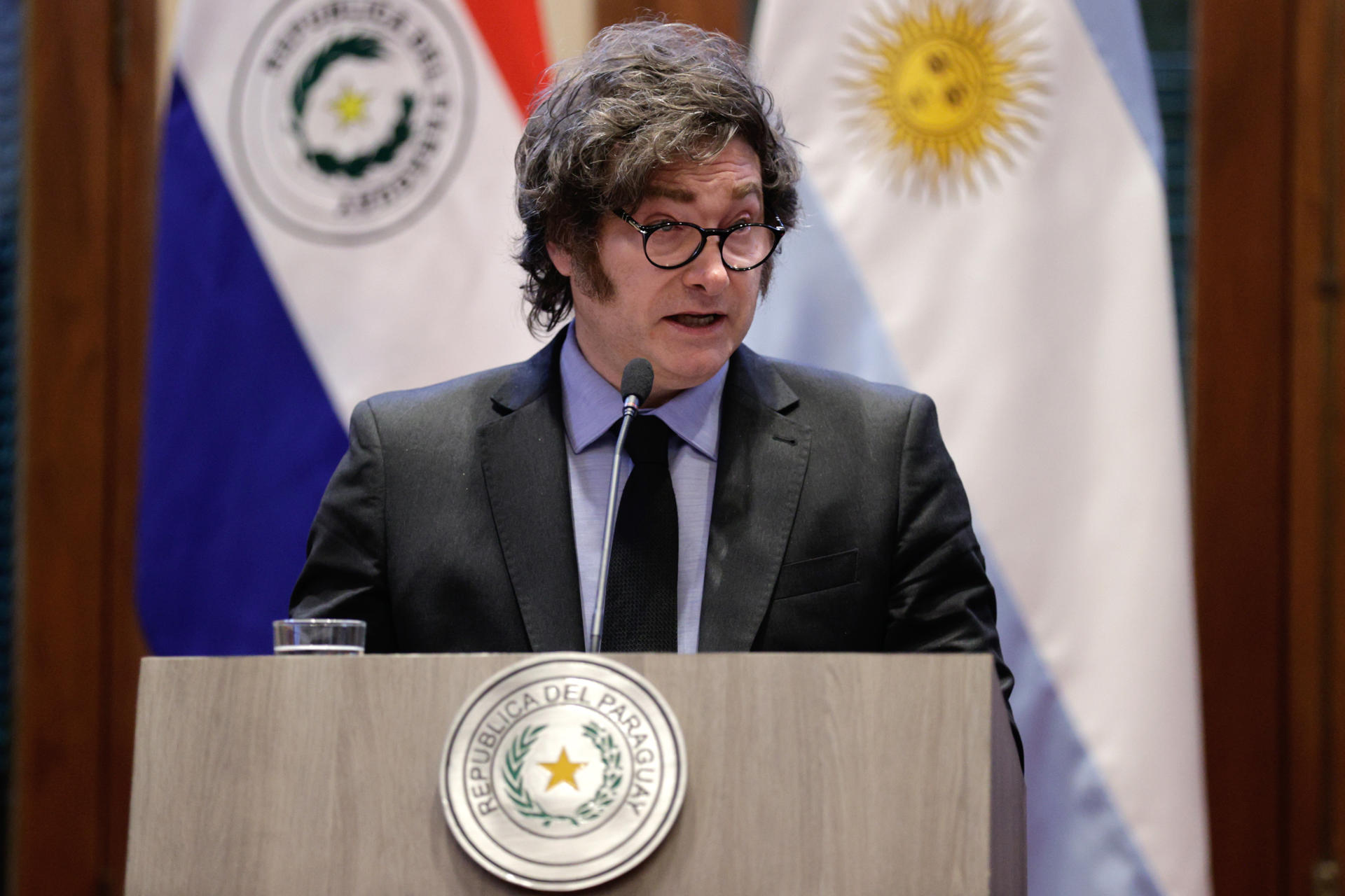 Milei agradece a EE.UU. por la «extracción» de asilados en embajada argentina en Caracas