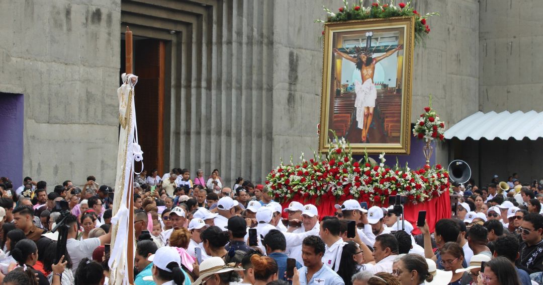 La Policía Orteguista prohíbe a la Catedral de Managua el uso de pólvora