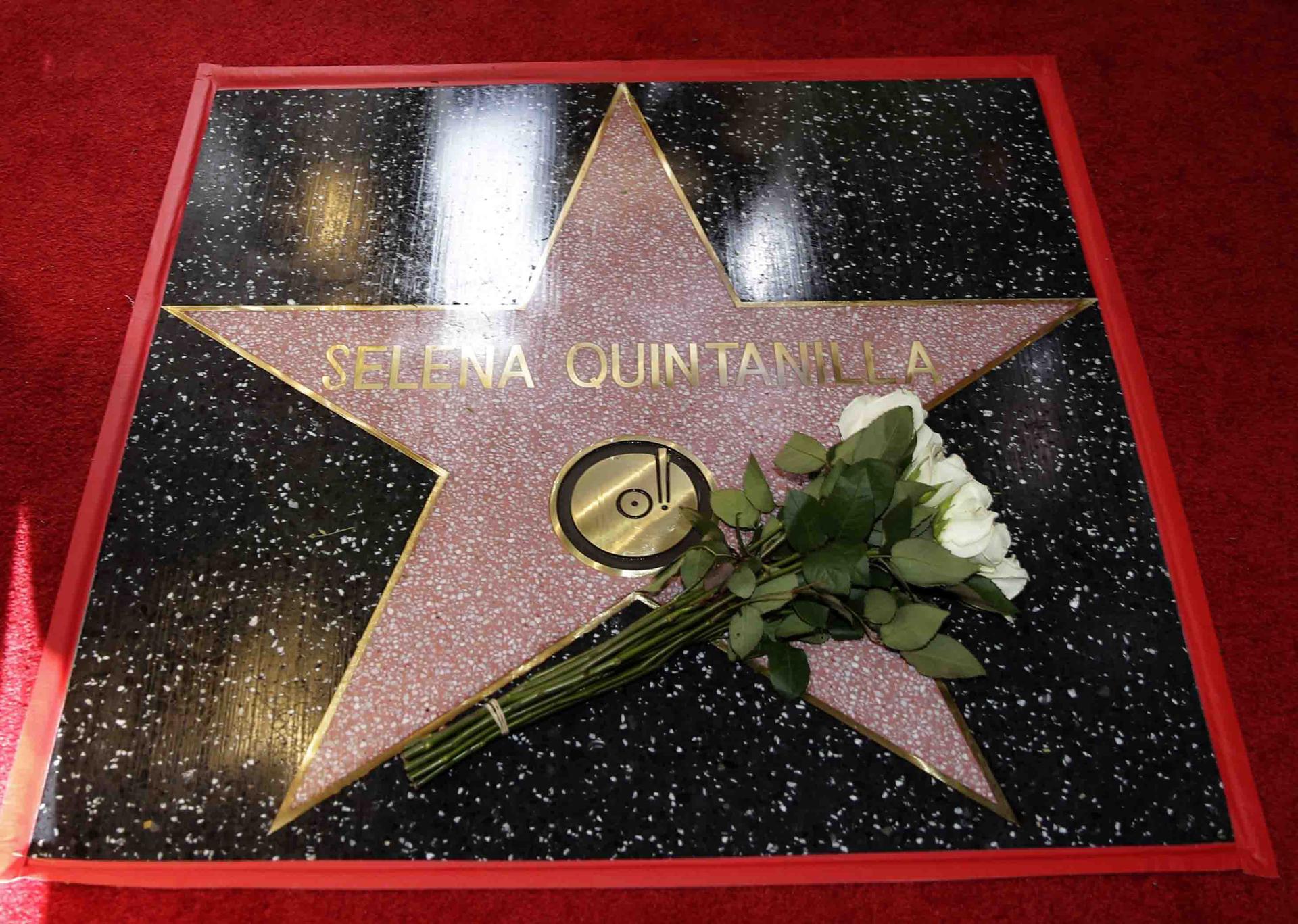 La exhibición de Selena reúne objetos íntimos en un momento clave para su familia