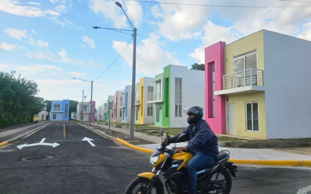 El Invur recibe poder para escriturar y repartir subsidios a dedo a constructoras