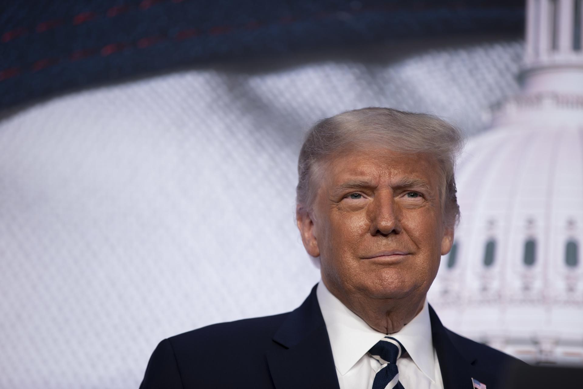 Un juez federal bloquea la orden de Trump de acabar con la ciudadanía por nacimiento